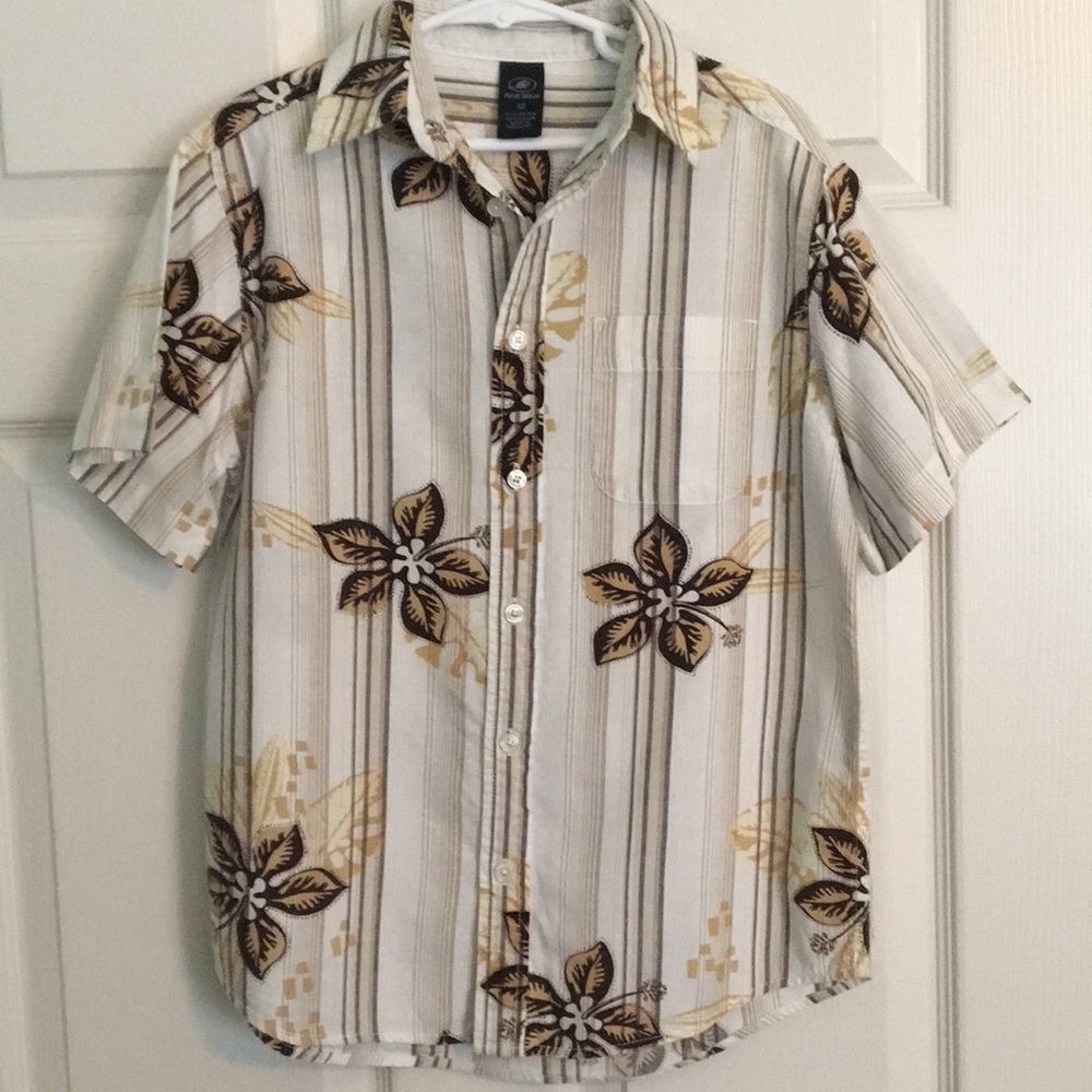 Boys size 10 First Wave tropical print shirt